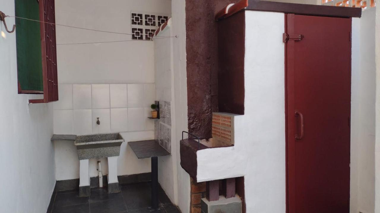 Вілла Casa Inteira Cravada Entre Os Principais Pontos Turisticos Карагуататуба Екстер'єр фото